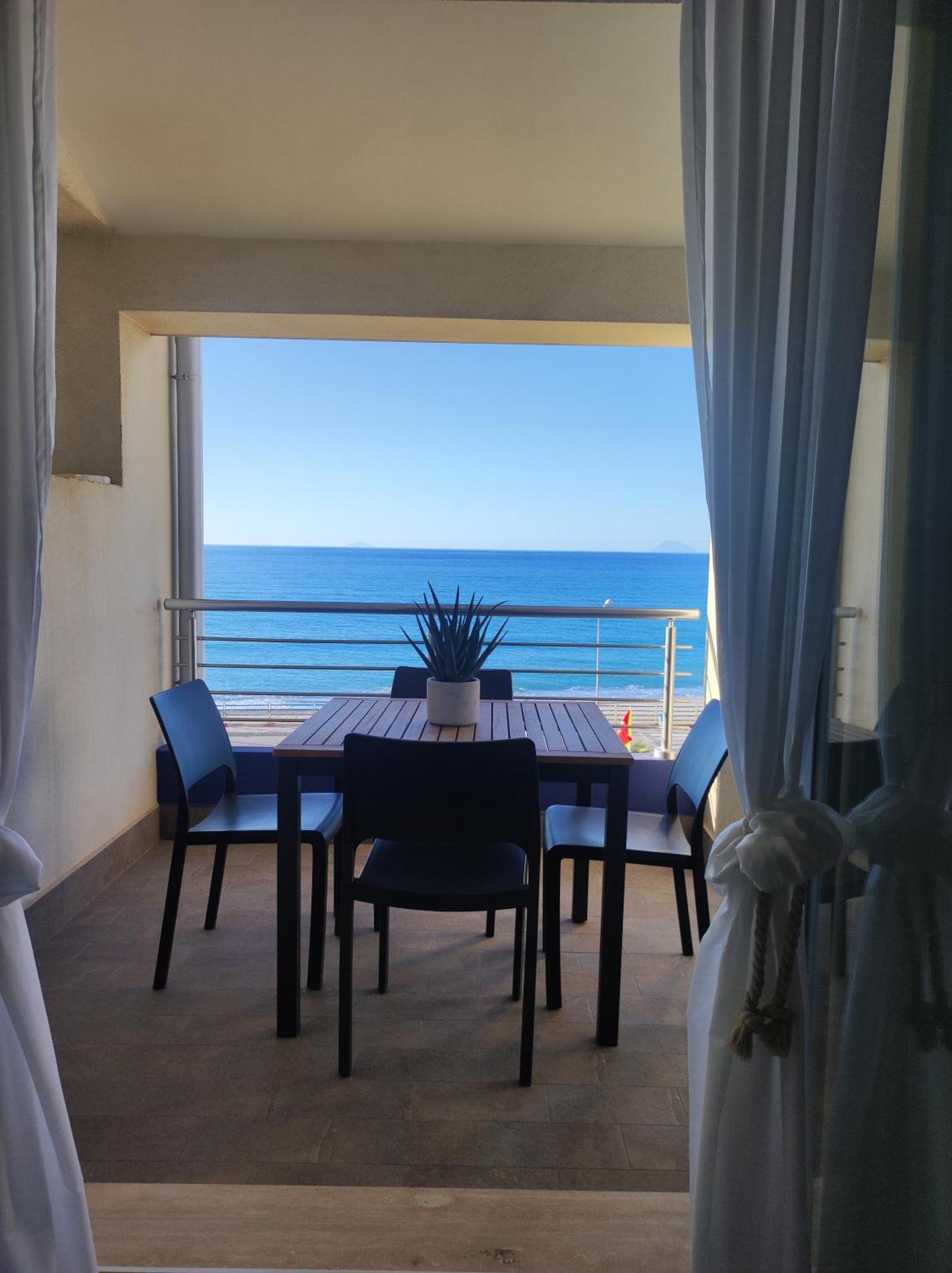 Appartamenti Vacanze Villa Meo Villafranca Tirrena Εξωτερικό φωτογραφία