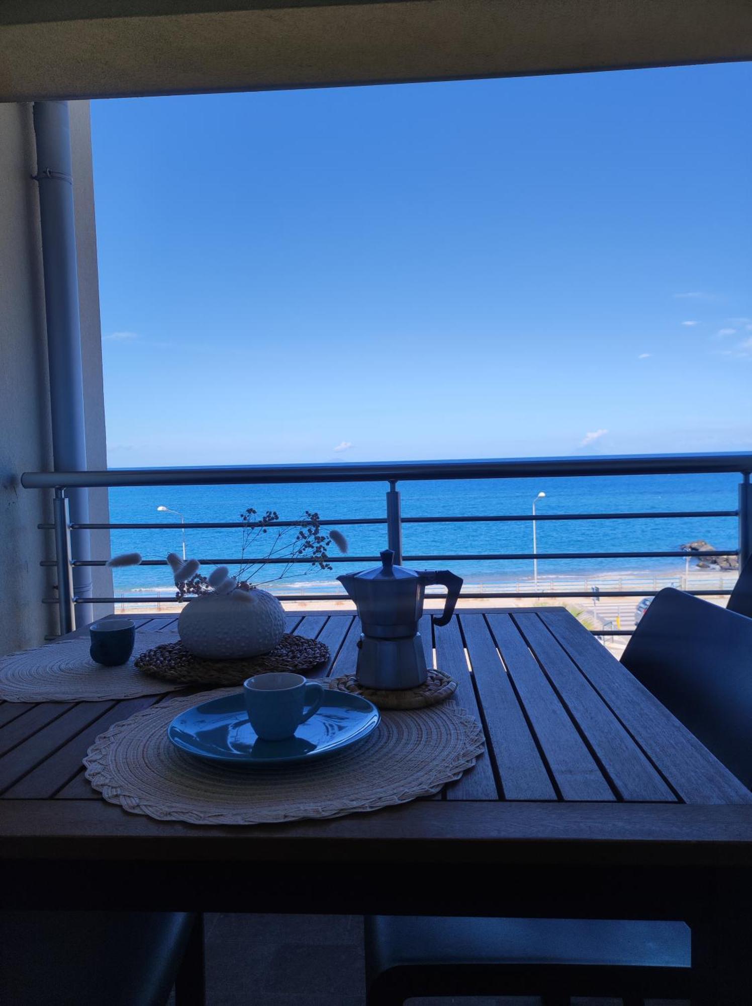 Appartamenti Vacanze Villa Meo Villafranca Tirrena Δωμάτιο φωτογραφία