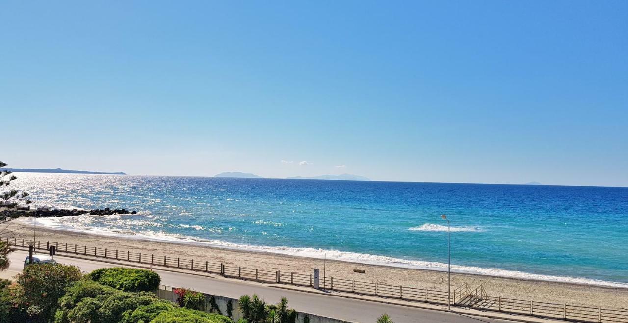 Appartamenti Vacanze Villa Meo Villafranca Tirrena Εξωτερικό φωτογραφία