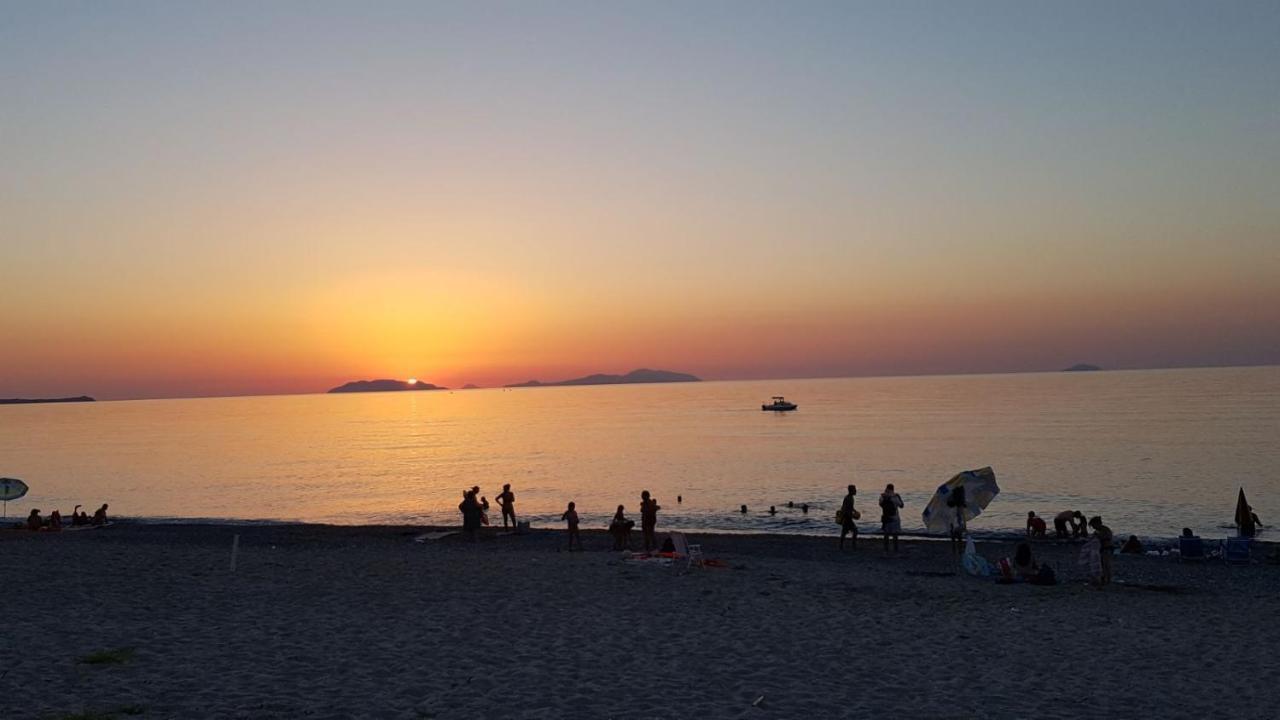 Appartamenti Vacanze Villa Meo Villafranca Tirrena Δωμάτιο φωτογραφία